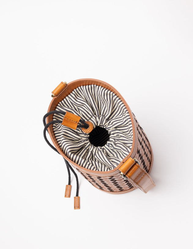 Zola Woven Leather Laukku Cognac Ruskea