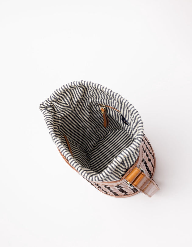 Zola Woven Leather Laukku Cognac Ruskea