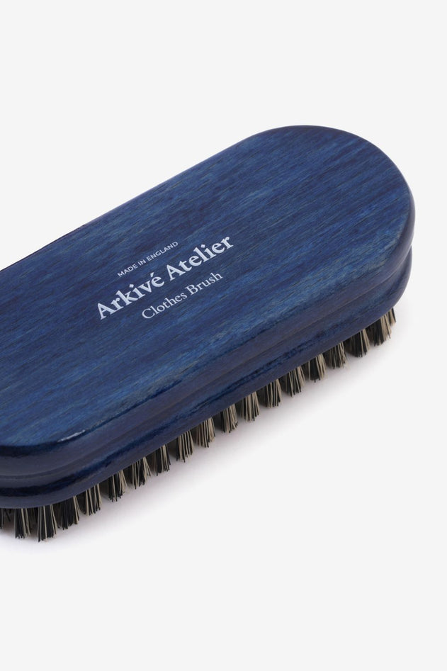 Arkivé Care Clothes Brush