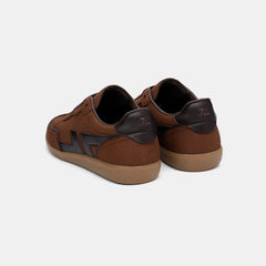 Delta Sneakers Nuts