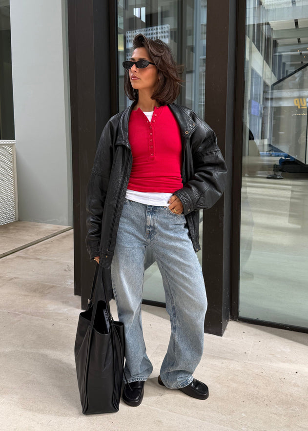 The Billie Jeans Medium Light Blue