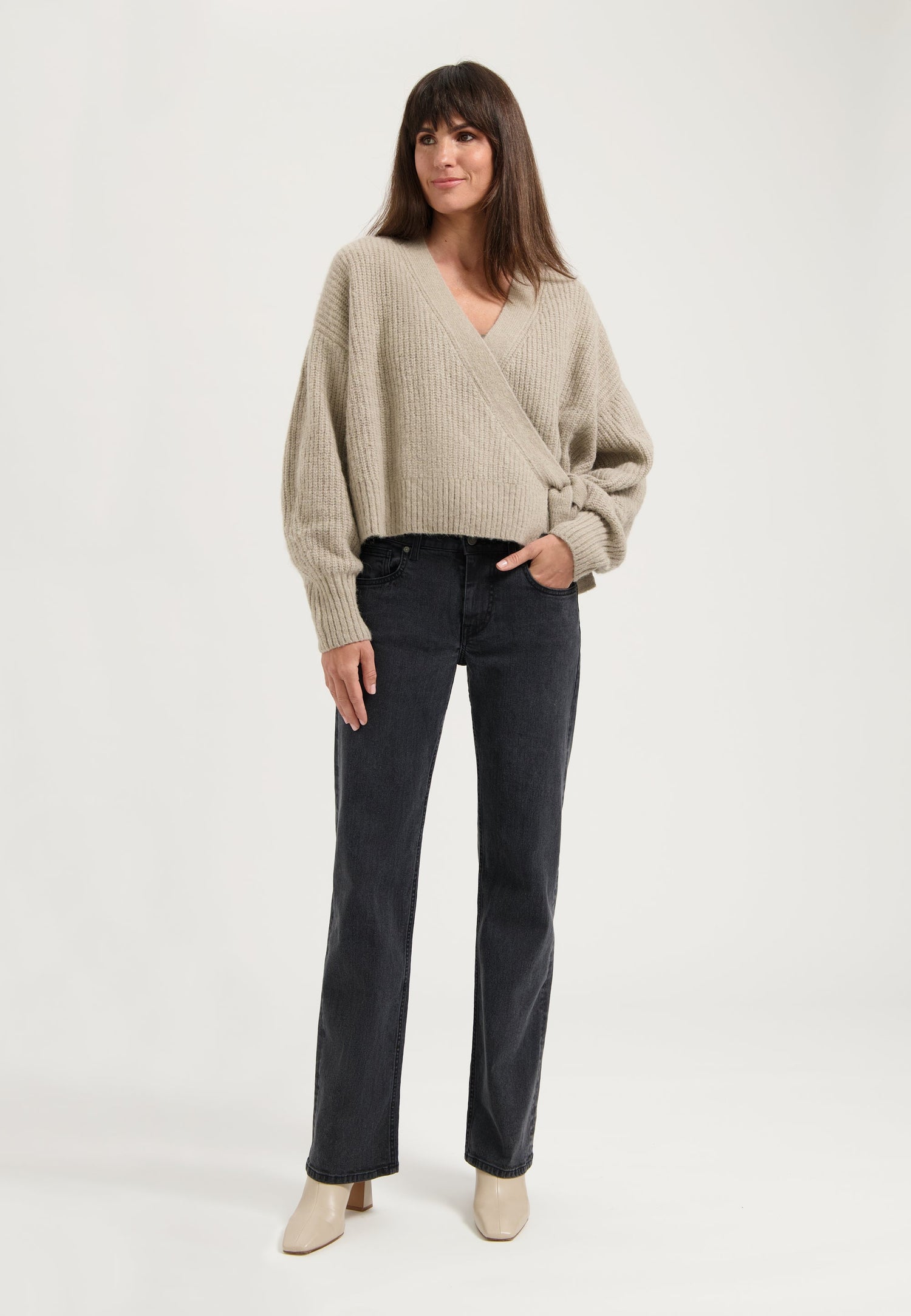 Carry Mid Straight Vintage Black