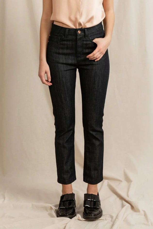 Cropped Custom Fit Jeans Matching Stitches Dark Blue - Studio Heijne