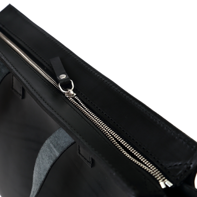 Mod 126 Tote Musta
