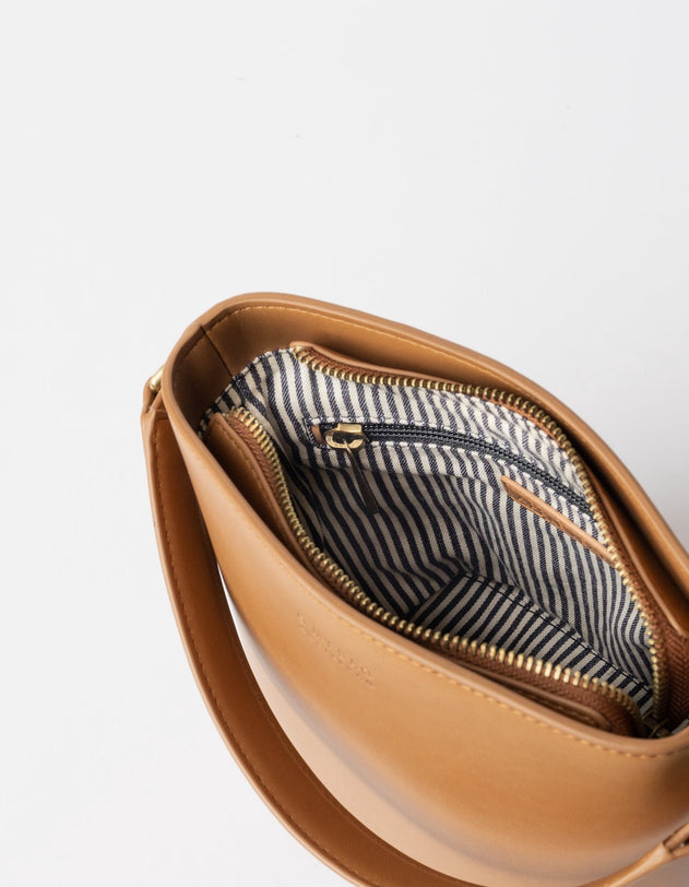 Bobbi Midi Bucket-laukku Cognac, Vegan Uppeal™