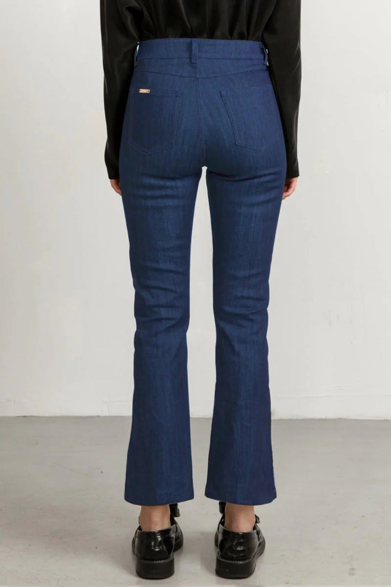 Flared Cropped Jeans Matching Stitch Mid Blue - Studio Heijne