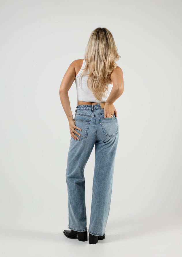 The Billie Jeans Medium Light Blue