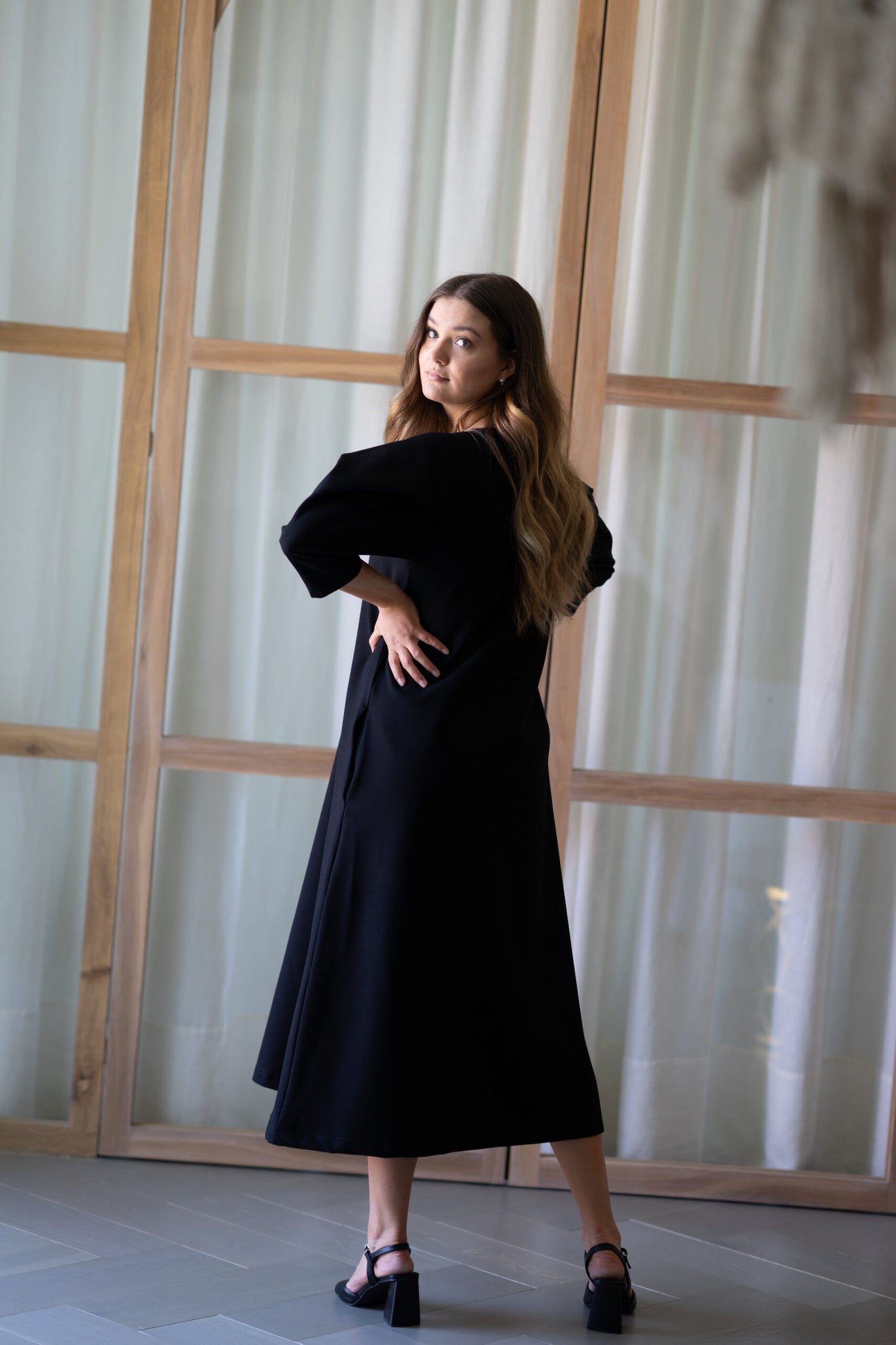 Lily Midi Dress Black