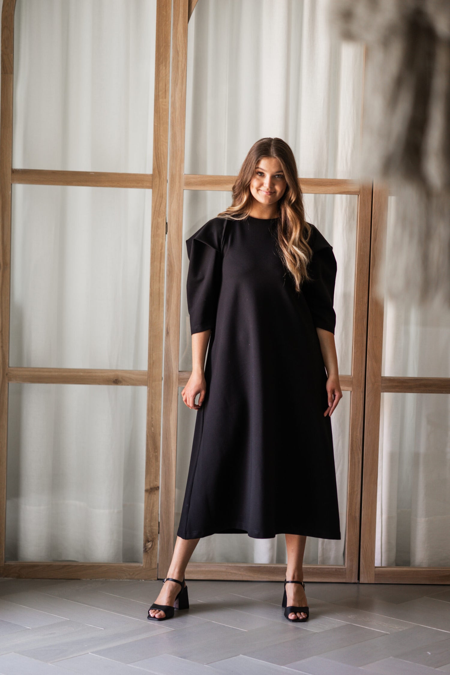 Lily Midi Dress Black