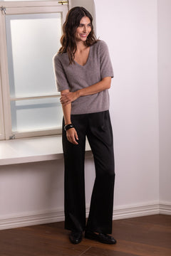 kashmirneule_lyhythihainen_v-kaula-aukko_nougat.jpg?v=1769169859