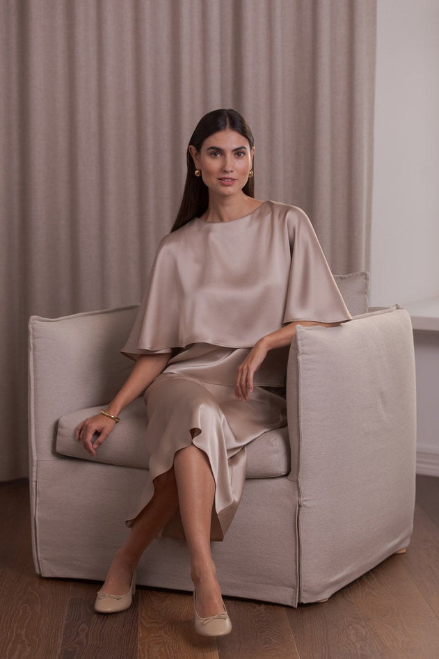 latte_satiini_cape.jpg?v=1764154398