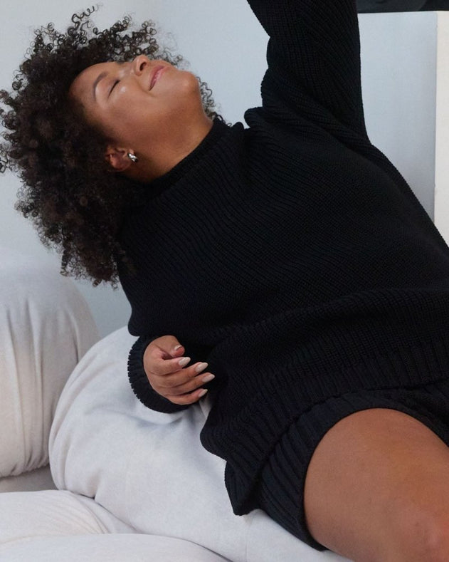 laumes-black-merino-wool-sweater-400427.jpg?v=1744620976