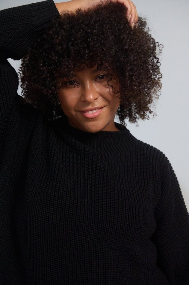 laumes-black-merino-wool-sweater-937127.jpg?v=1744620979