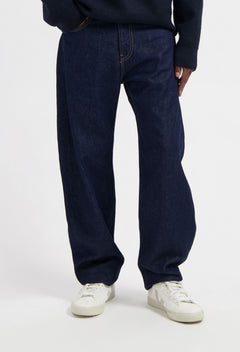 men-sustainable-jeans-ben-mid-barrel-dry-half-body-front.jpg?v=1765358810