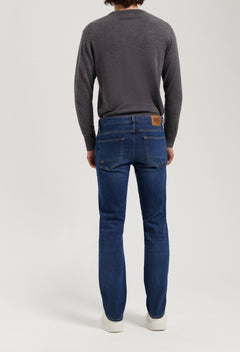 men-sustainable-jeans-bryce-mid-straight-rustic-blue-full-body-back-winter.jpg?v=1747398170