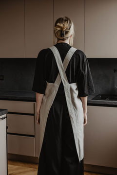 Dirvolira Apron