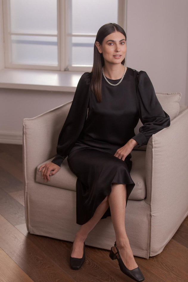 puhvihiha_satiinipaita_pitkahihainen_black.jpg?v=1764151197