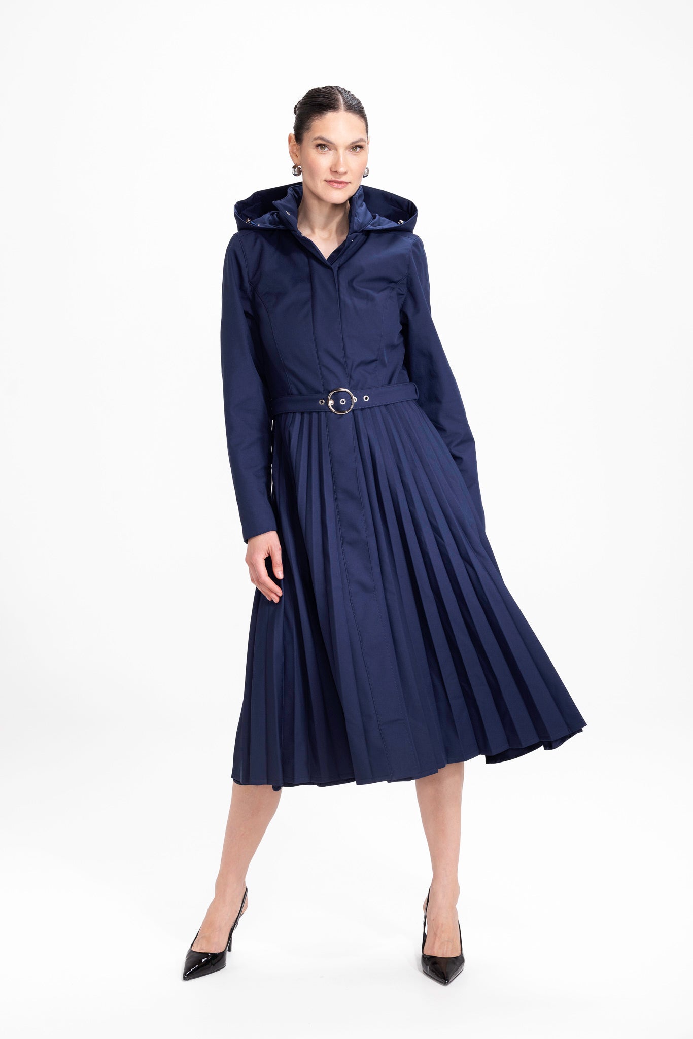 rainsisters-coat-blue-serenade-waterproof-blue-in-motion.jpg?v=1779049772