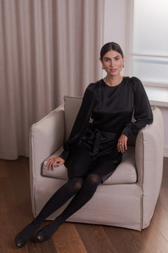 satiinimekko_black_pitkahihainen_puffihiha.jpg?v=1764151240