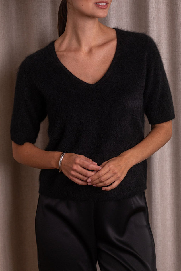 short_sleeve_v-neck_cashemere_sweater_black.jpg?v=1769169843