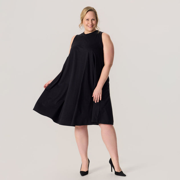 tamsilk-5043-rusetti-mekko-musta-1-1800x1800.jpg?v=1776230419