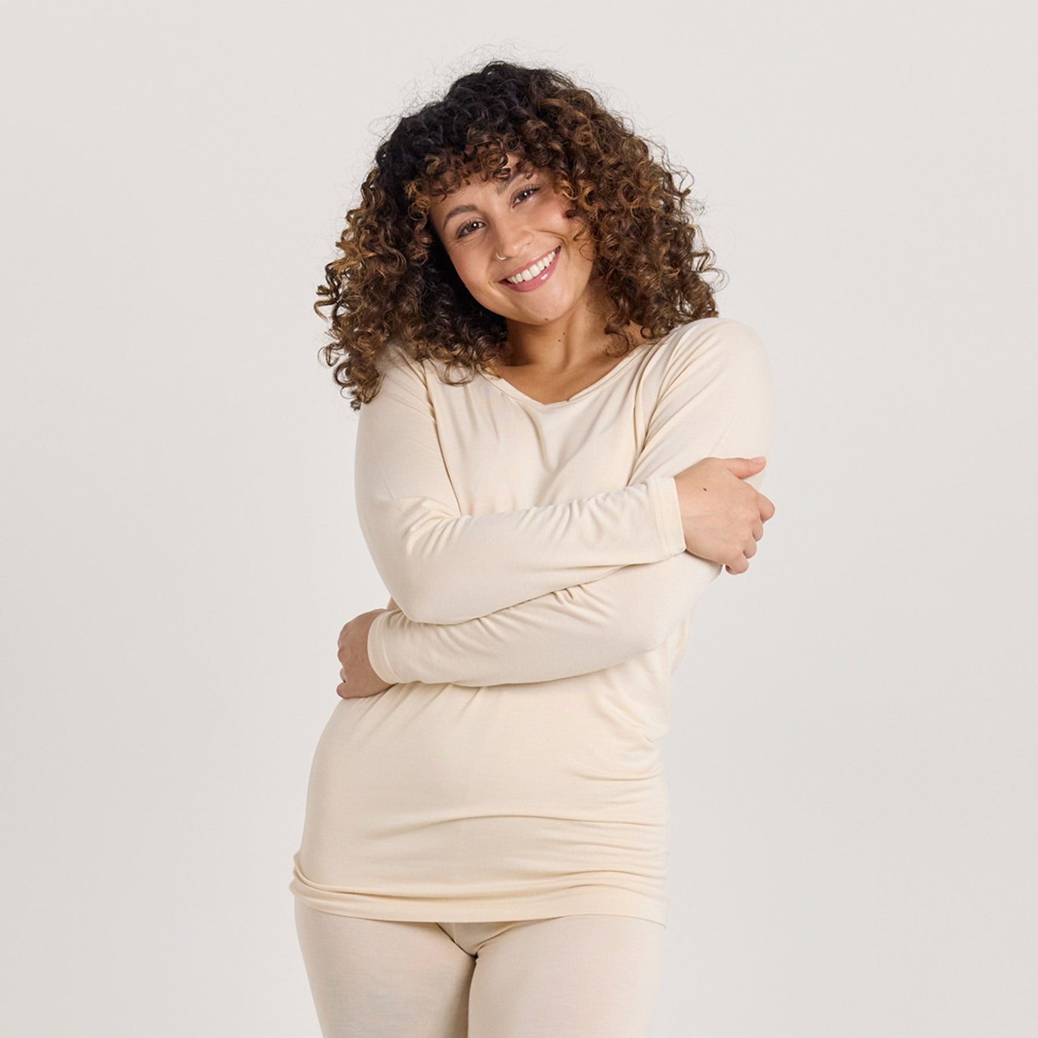 tamsilk-6010-hento-pitkahihainen-paita-beige-1800x1800.jpg?v=1761033688