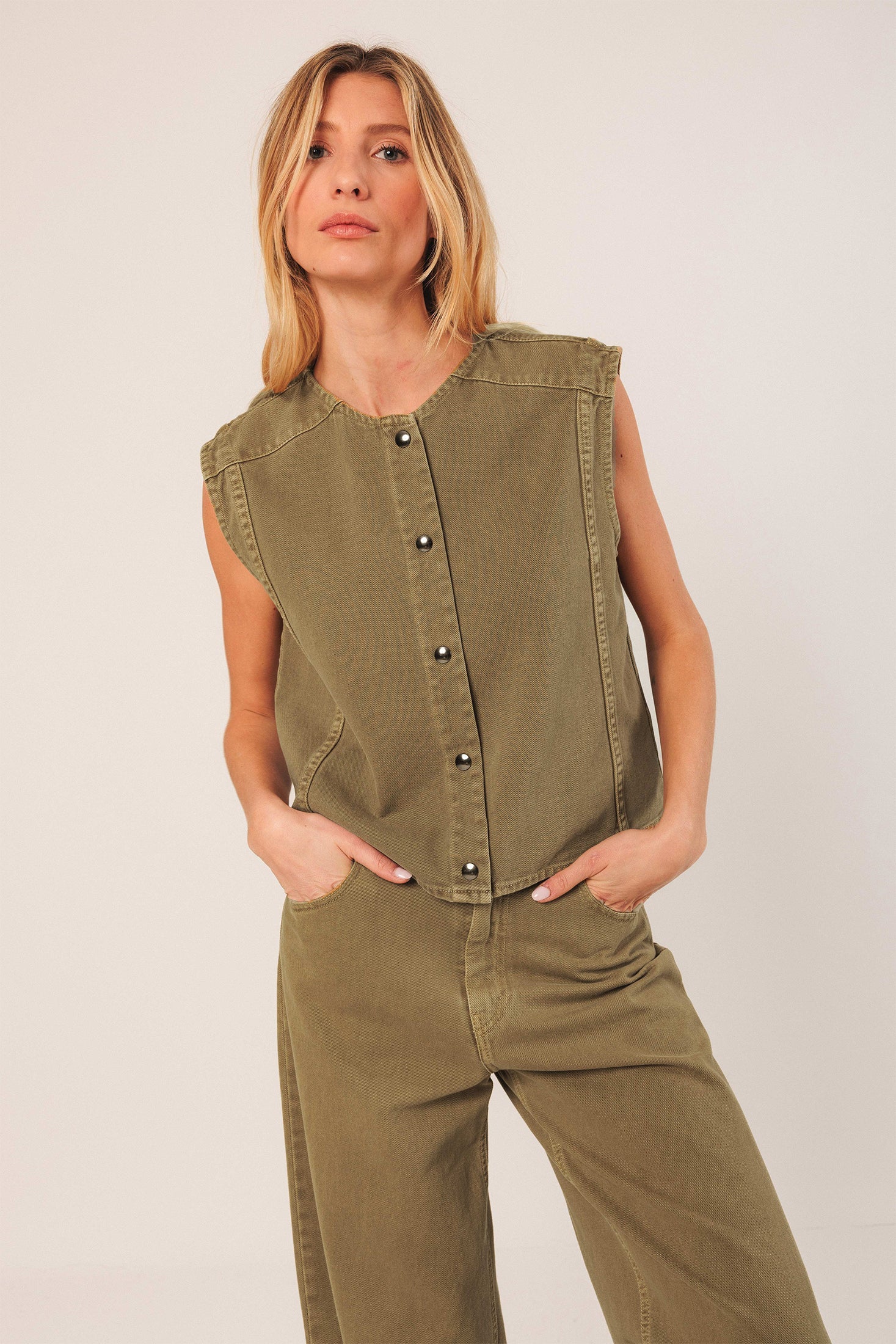 Boxy Twill Vest Olive