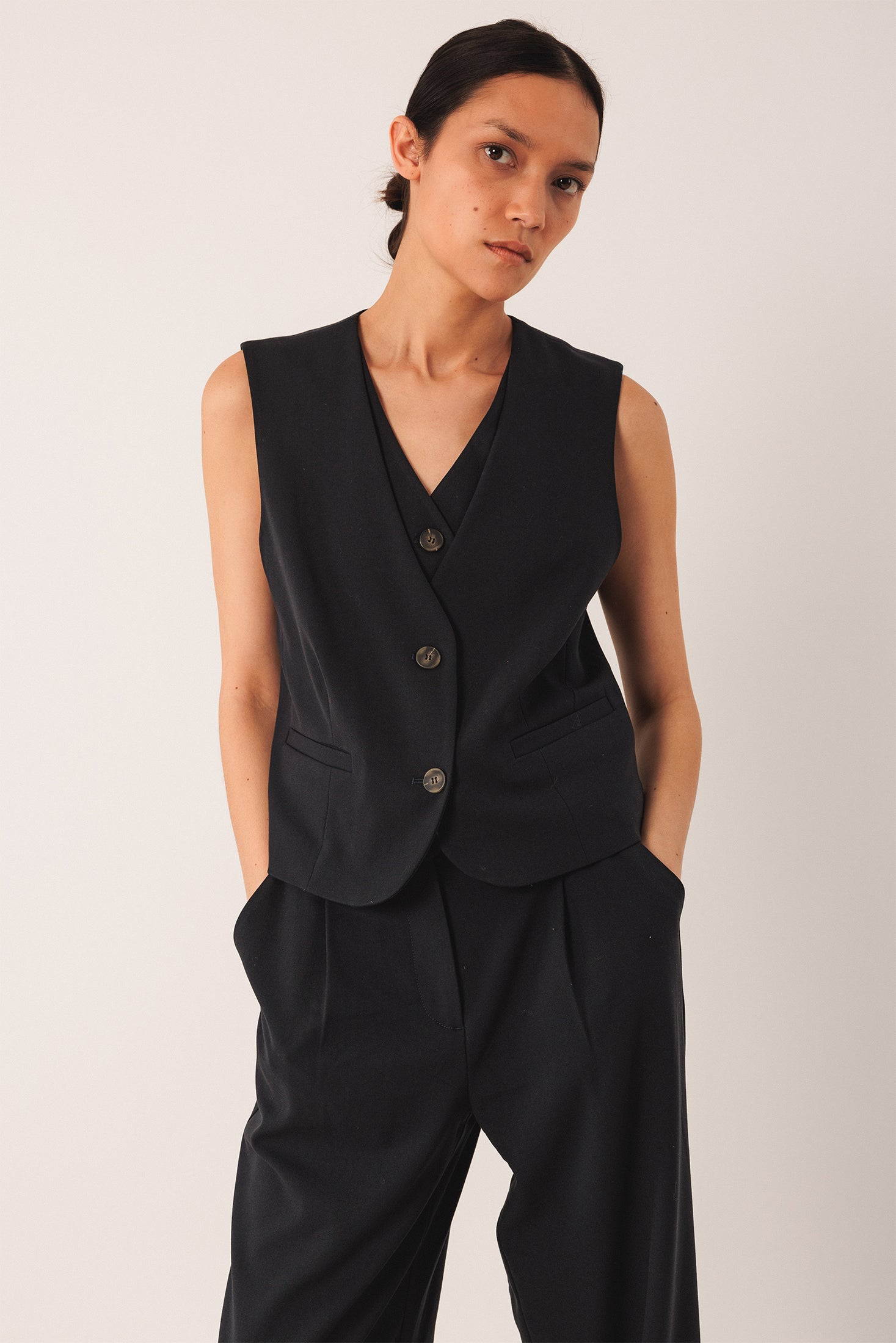 Double Crossover Vest Black