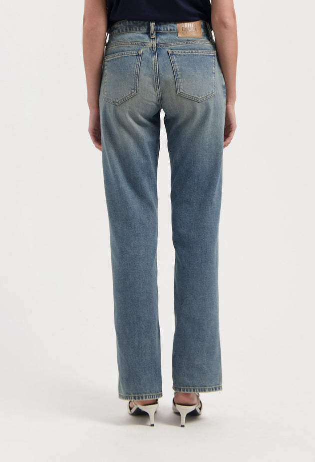 women-sustainable-jeans-carry-mid-straight-earth-vintage-half-body-back-summer.jpg?v=1758638851