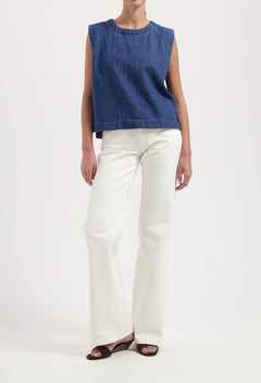 women-sustainable-jeans-cleo-mid-loose-natural-full-body-front-summer.jpg?v=1772010662