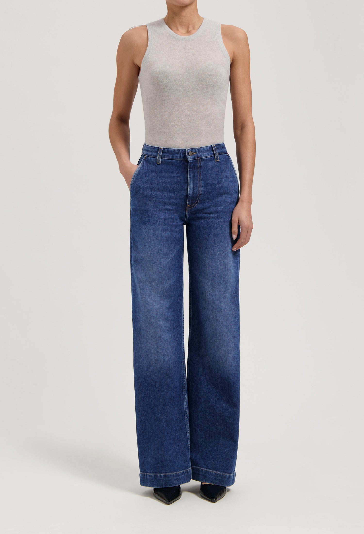 women-sustainable-jeans-june-mid-loose-fresh-fade-full-body-front-summer.jpg?v=1747398379