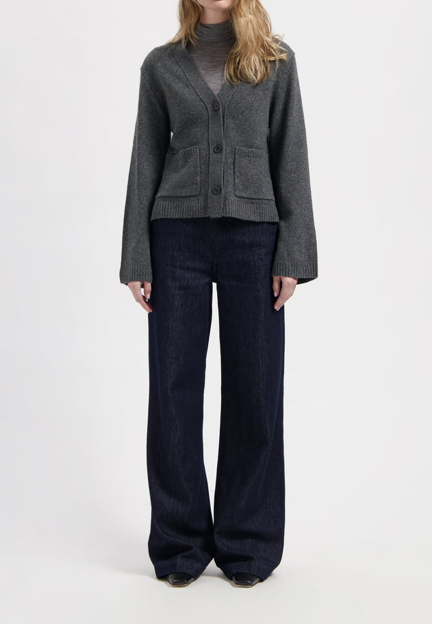 women-sustainable-jeans-june-mid-loose-rinse-full-body-front-2.jpg?v=1764946286