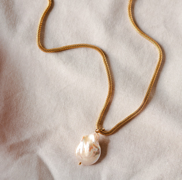 Coin Pearl With Mesh Golden Chain Necklace