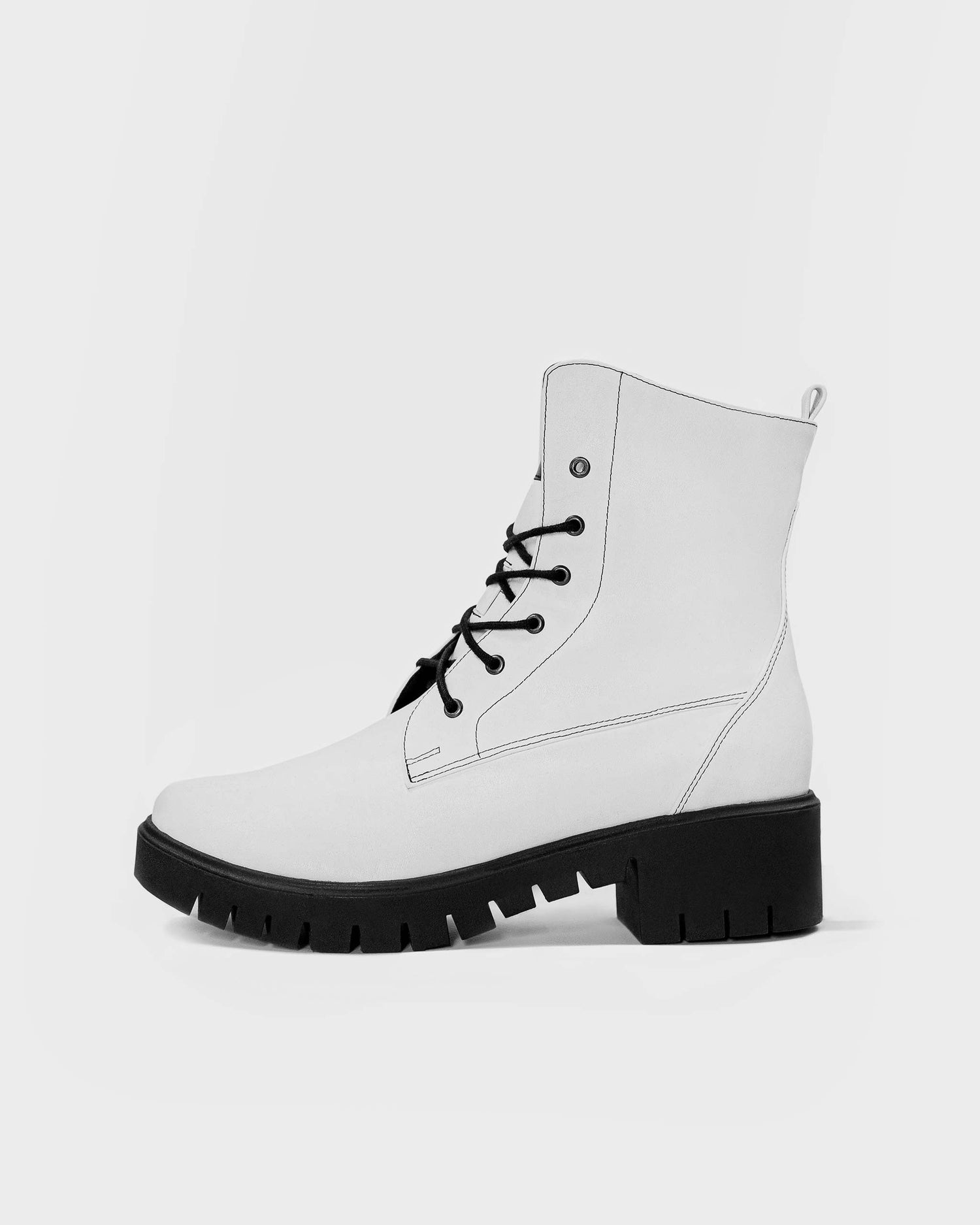 Workers No. 3 Boots Desserto® Cactus Leather White