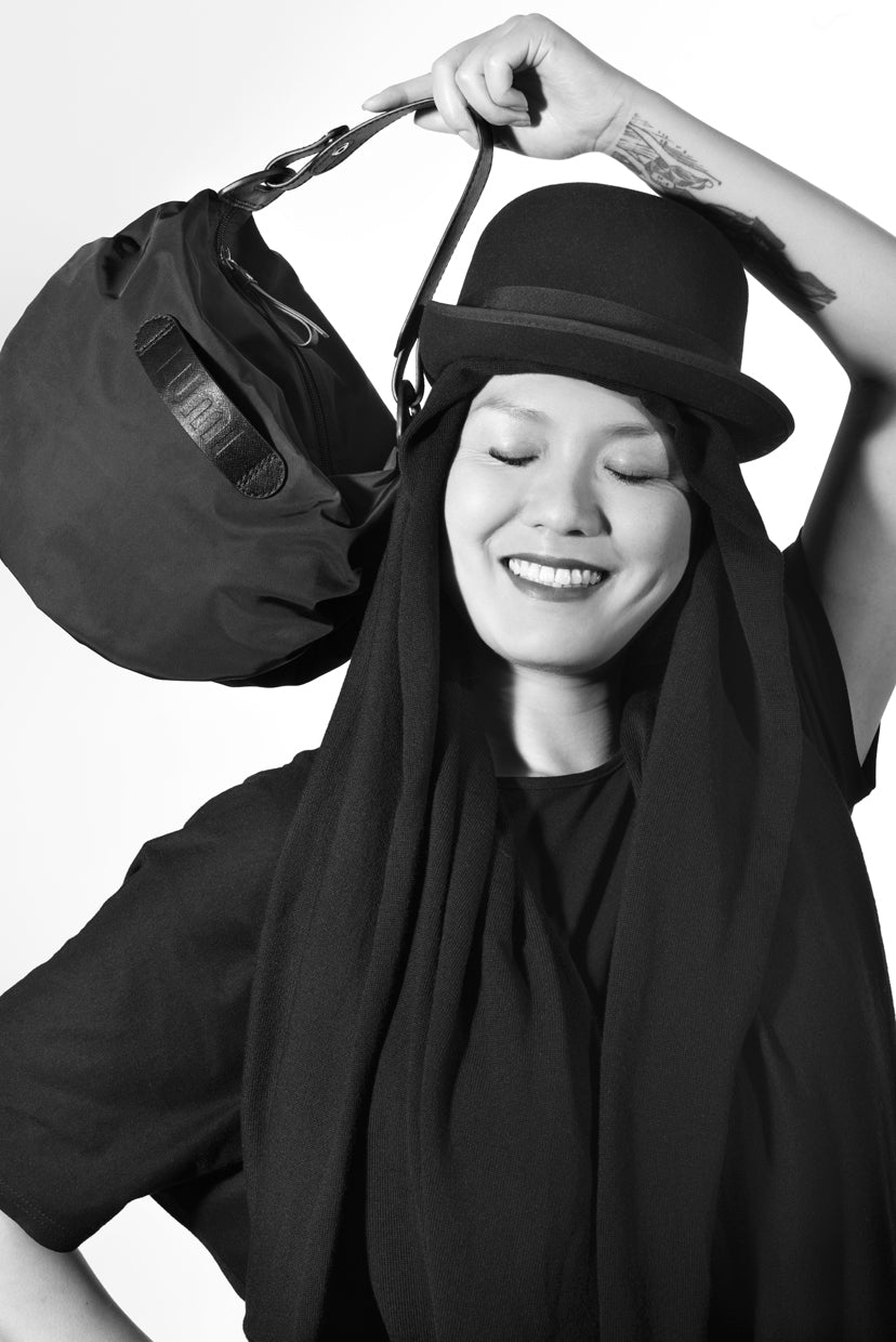 Tia Medium Pouch Black