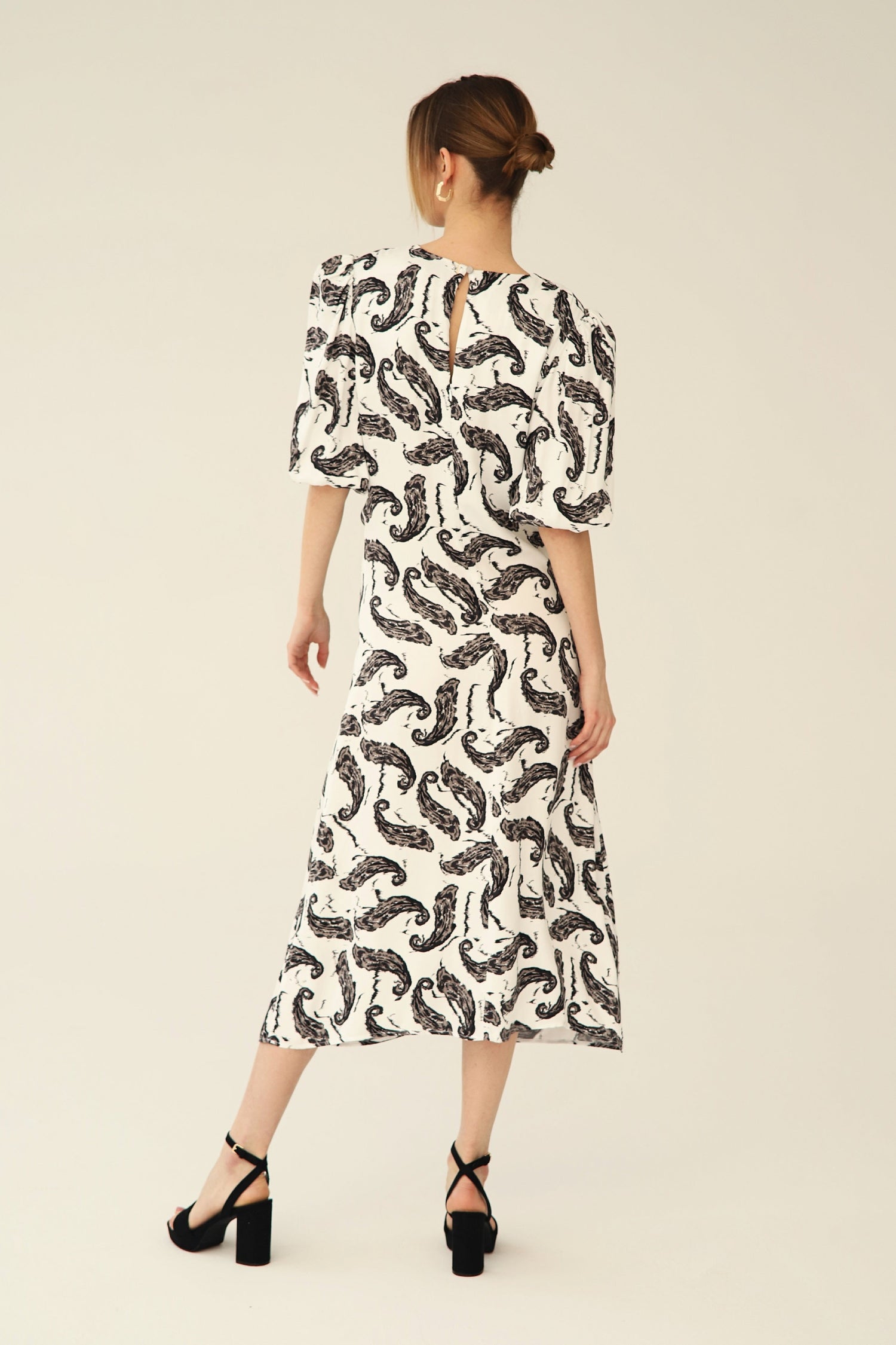 Layla Valkoinen Paisley Mekko