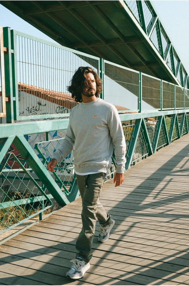 Orgaaninen Essential Collegepaita Kanervanharmaa