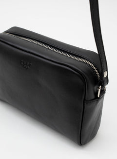 Crossbody Laukku Ava Musta