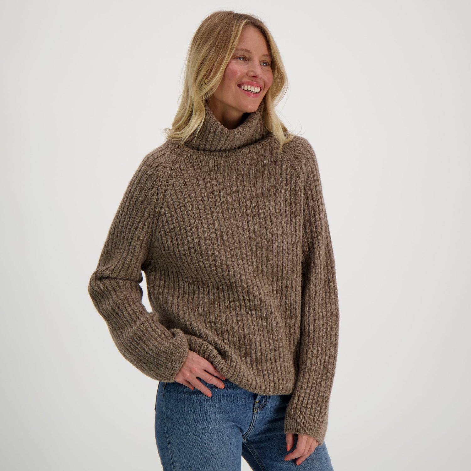 Alexa Roll-Neck Villapaita Oak