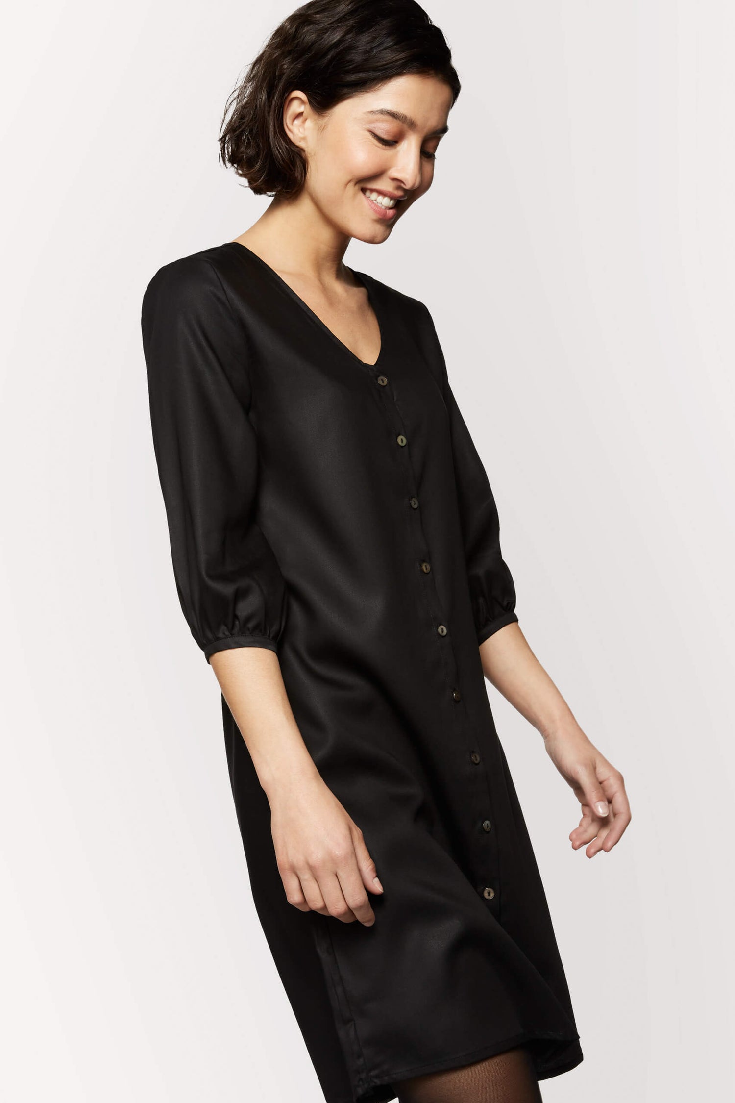 Livia Pikkumusta Tencel Mekko