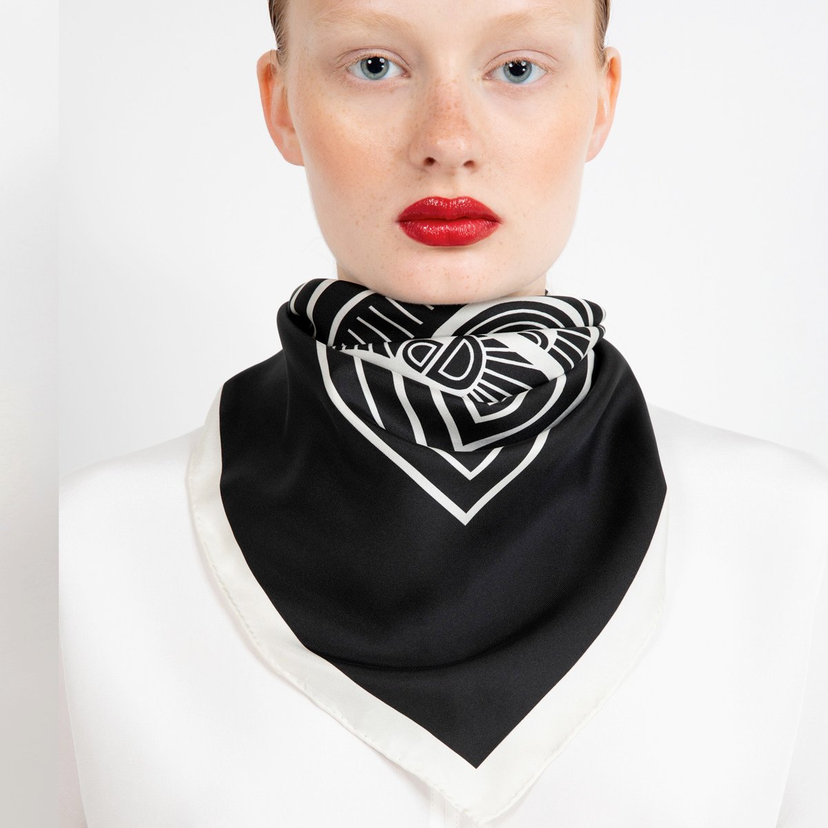 Silkkihuivi Signature Black
