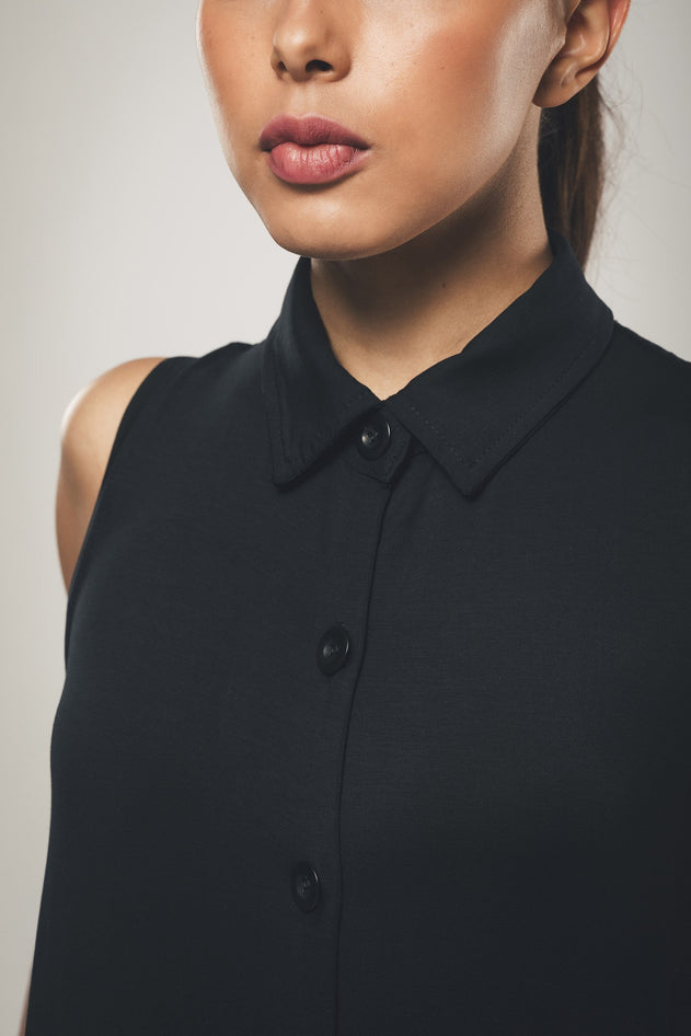 Hihaton paitamekko mustana