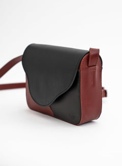 Crossbody Laukku Billie Musta Cognac