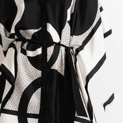 Lyhyt Graphic Scarf Print Mekko