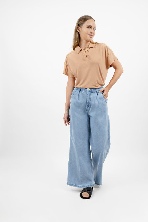 Angeles Leveälahkeiset Farkut Vaalea Denim